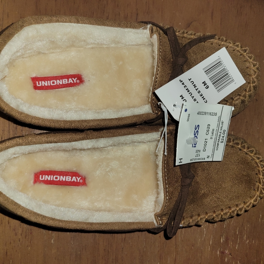 Woman's Moccasins